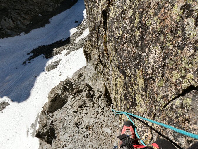 Aretes Cineastes 034.jpg - Au sommet de la 4me, il faut faire un rappel de 15m